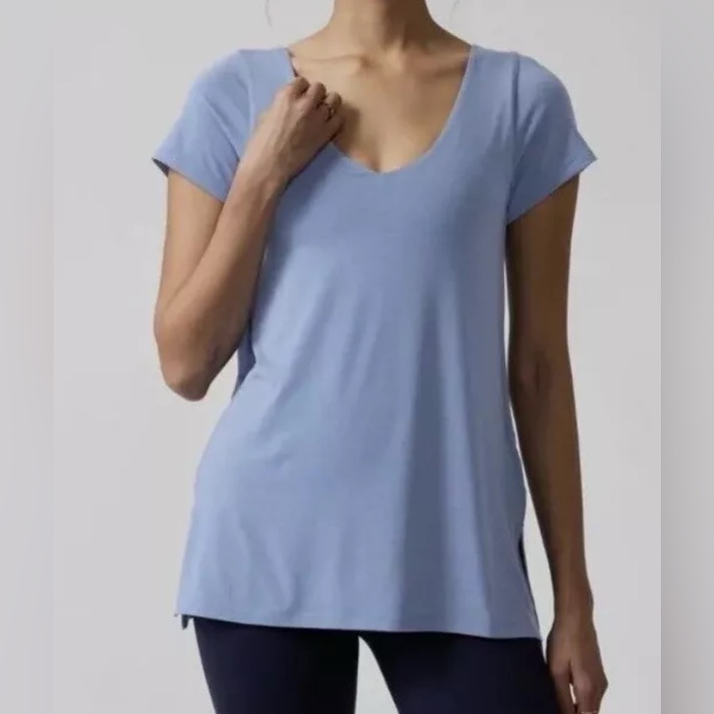 NWT ATHLETA Essence Support Top, Size Small  Blue
